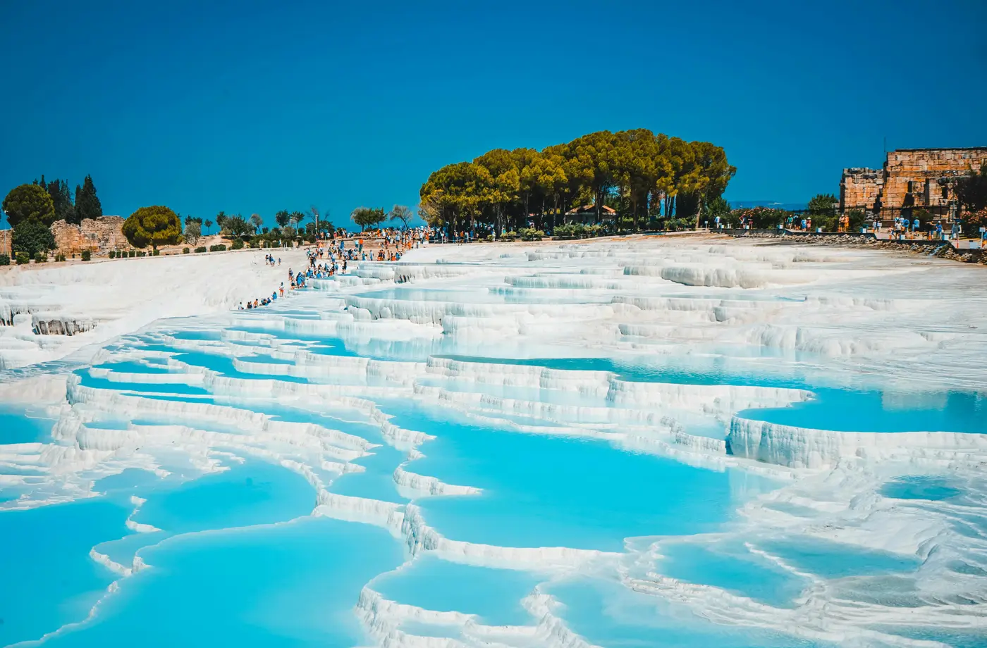 El blanco y azul de Pamukkale